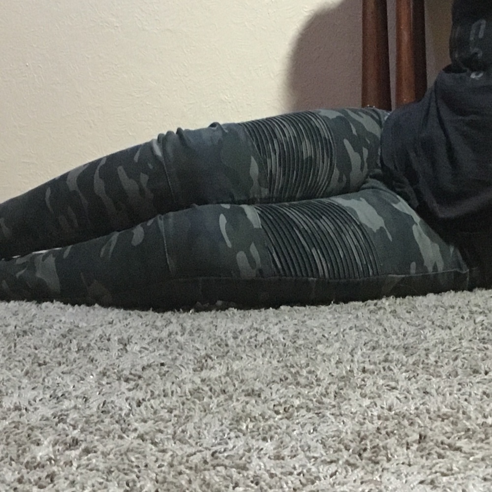 Camouflage high waisted jeans
